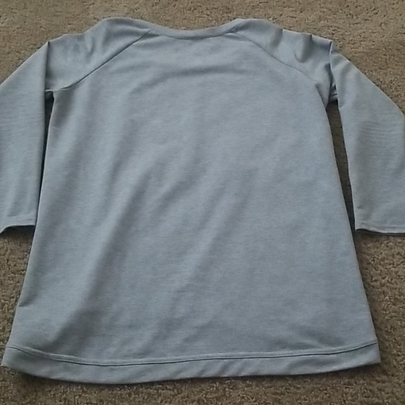 Top w/design - Picture 3 of 3